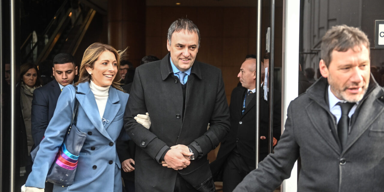 El taxista que se parecía a Ray Bradbury y la historia que nunca olvidé 🚖✨