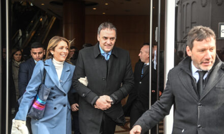 El taxista que se parecía a Ray Bradbury y la historia que nunca olvidé 🚖✨