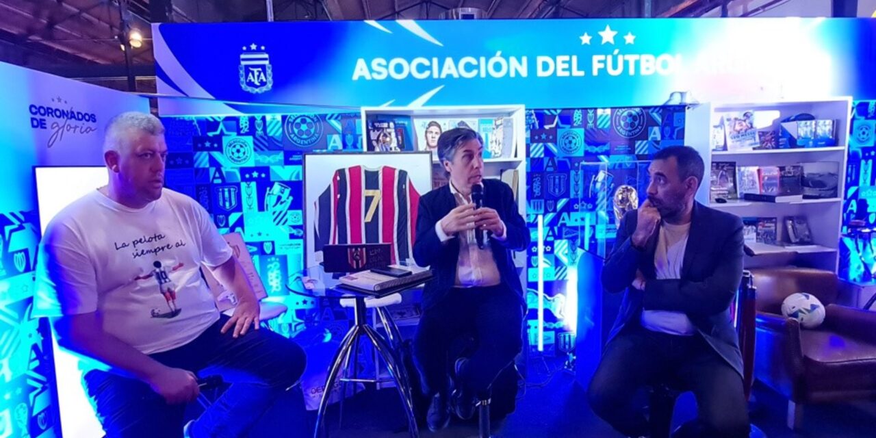 ¡Celebramos 120 años de historia en la Feria del Libro! ⚽📚