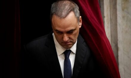 ¿Qué pasa con el gobierno de Milei? La pelea por Adorni y las internas que no se ven 🕵️‍♂️🔥