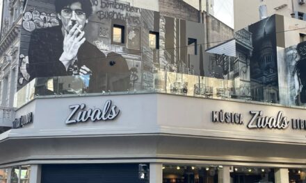 ¡Celebramos 55 años de Zivals con un mural épico en homenaje a Charly García! 🎉🎸
