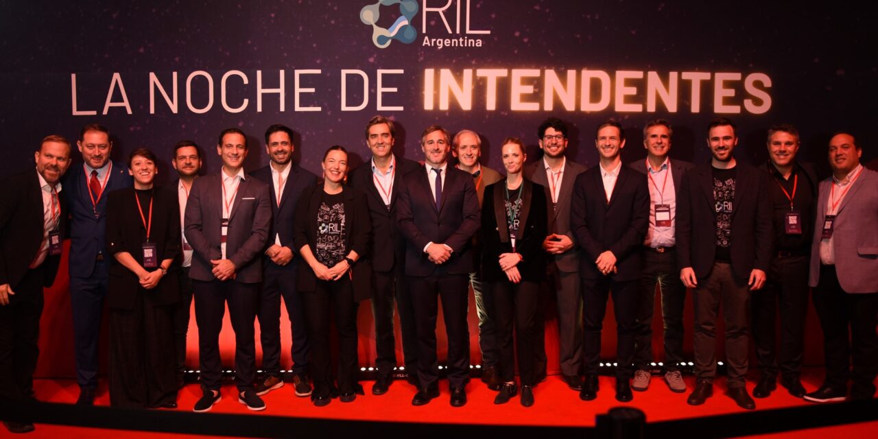 Intendentes de todo el país se unen en una noche de innovación y buena onda 🎉🤝