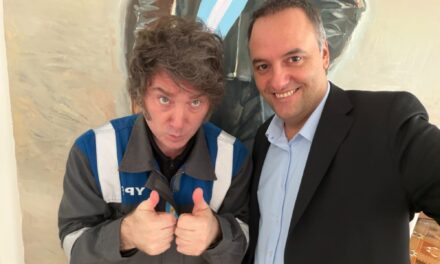 ¿Qué pasa con Milei y su Gabinete? La tensión en medio de rumores y protestas 🚨🇦🇷