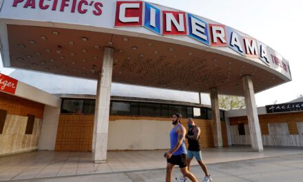 ¡La historia de Cinerama: la experiencia que revolucionó el cine! 🎥✨