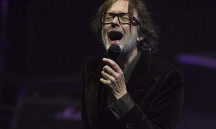 Jarvis Cocker y su historia: del accidente que cambió todo a su regreso con Pulp 🎸✨