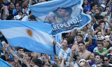 El poder de la tribuna: cómo el fútbol convirtió la música en un himno colectivo 🎶⚽