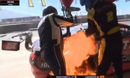 Incendio en plena carrera: ¡Fuego en el auto de Lambiris en San Juan! 🔥🚗