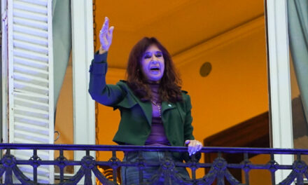 Nueva jugada en la causa Vialidad: embargos millonarios y posibles cambios de domicilio para Cristina Kirchner 🚨🏢