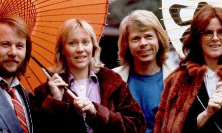 Dancing Queen cumple 50 años: El ícono de ABBA que conquistó al mundo 🎉🎶