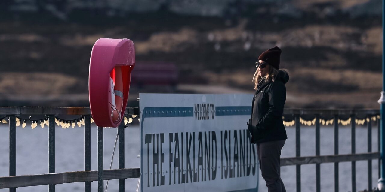 Malvinas desafía a Argentina y avanza con sus propios planes de petróleo 🚢⛽️
