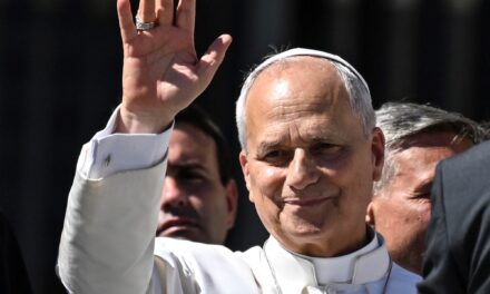 ¡Llega el Papa León XIV a Argentina! 🎶 La canción oficial para recibirlo ya tiene ritmo y alma