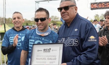 Claudio Tapia vuelve a la calle: participa en una carrera ecológica y entrega reconocimiento a un gendarme repatriado 🚀🌳