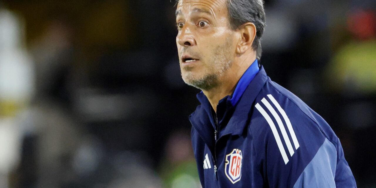 ¡Bryan Ruiz asume la dirección de la selección costarricense en medio de turbulencias! 🇨🇷⚽