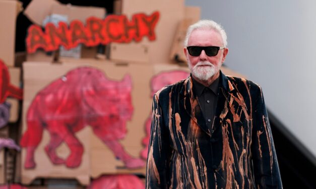 Roger Taylor sorprende con su nuevo álbum: violencia y esperanza en un mundo complicado 🎸🌎