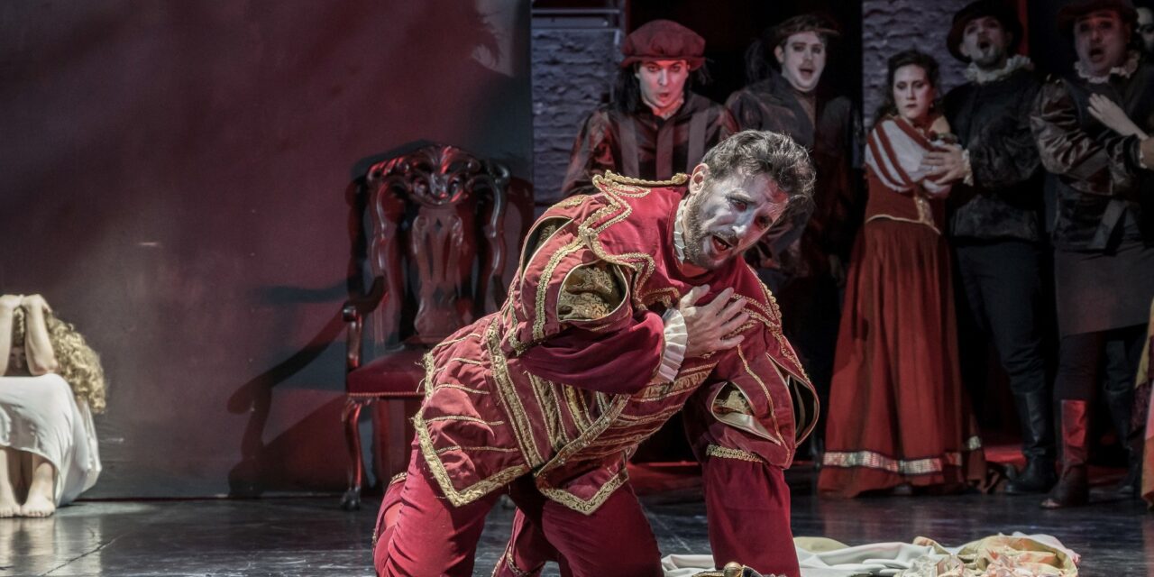 Rigoletto vuelve al Teatro Avenida: una mirada moderna a una obra clásica y su reflejo en el presente 🎭✨
