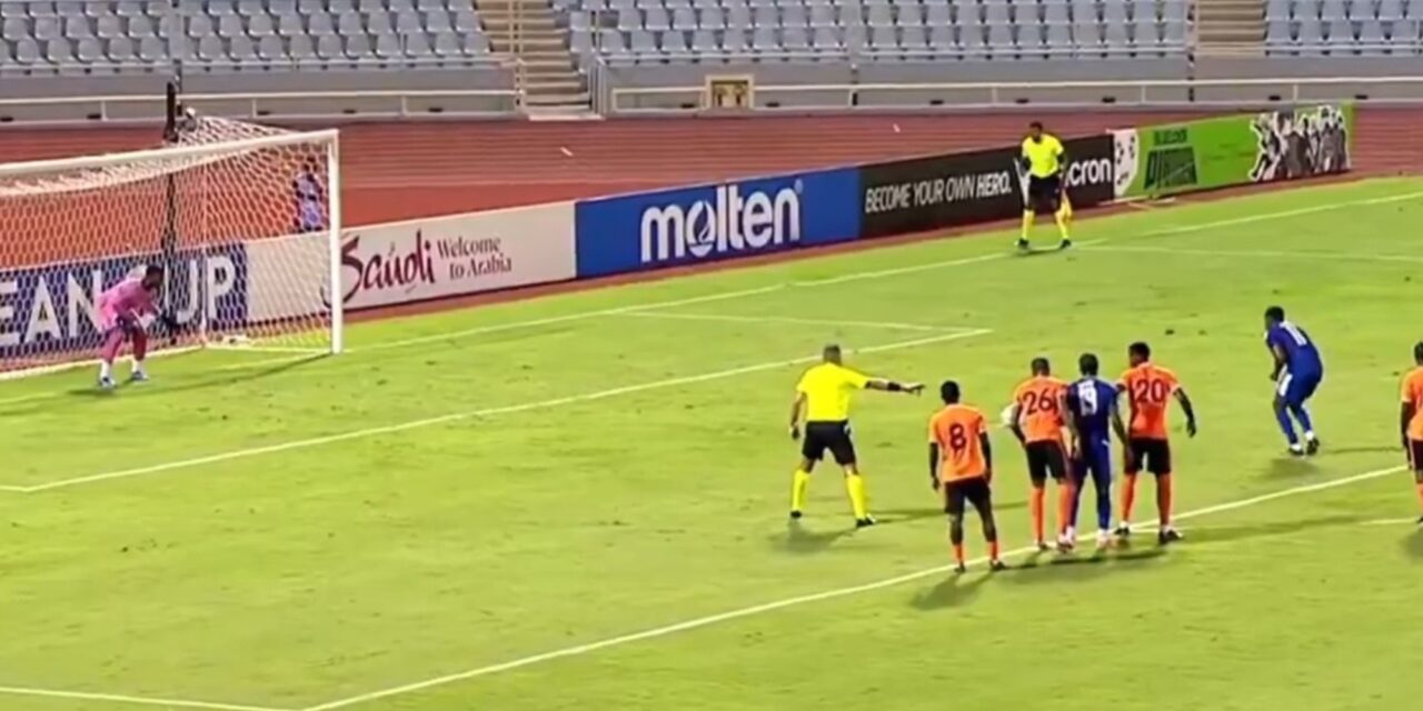 El blooper viral que dejó en shock a un equipo caribeño ⚽😂