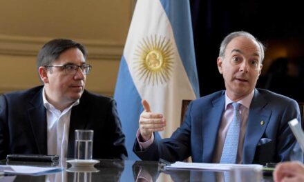 Conflicto en las escuelas y acusaciones cruzadas en medio del reclamo docente ✊📚