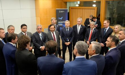 ¿Qué pasa con la política argentina en París? 🤔 La visita que puede marcar un giro