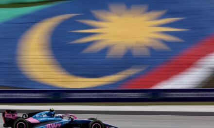 F1 en apuros: estrategia fallida, retrasos y una carrera que promete emociones en Bahréin 🏁✨