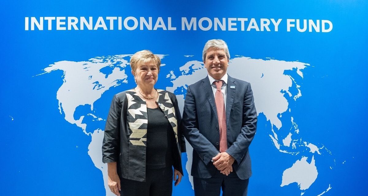 ¿Podrá Argentina cumplir su meta fiscal en 2026? La carrera contra el reloj y los desafíos económicos 🇦🇷💸