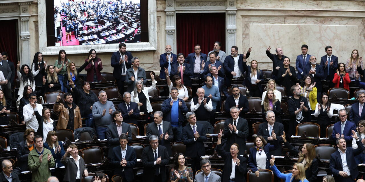¿Qué pasó en la sesión de Diputados y por qué todo quedó en pausa? 🚧🤔