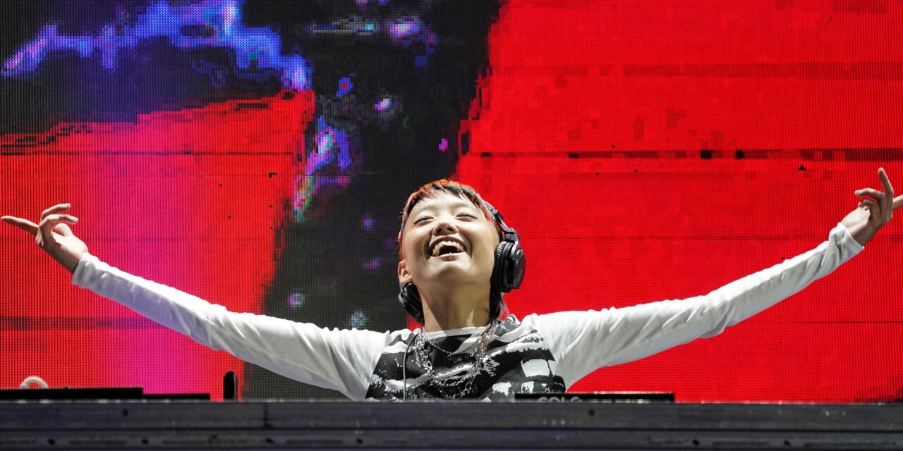 De iglesia a los escenarios: la historia de Anita B Queen, la DJ que conquistó el mundo 🎧🌎