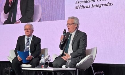 Cambio en la Superintendencia de Salud: ¿Qué implica la salida de Stivelman y la llegada de Guevara? 🚑✨