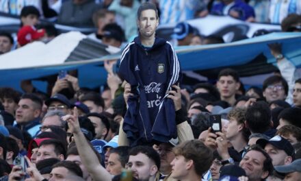 El ‘Chiqui Tapia botón’: la despedida que sacudió el Monumental ⚽🚫