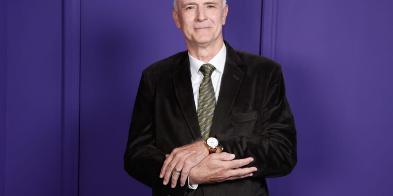 ¡Reconocimiento internacional para un periodista argentino que desafía al poder! 🏆✨