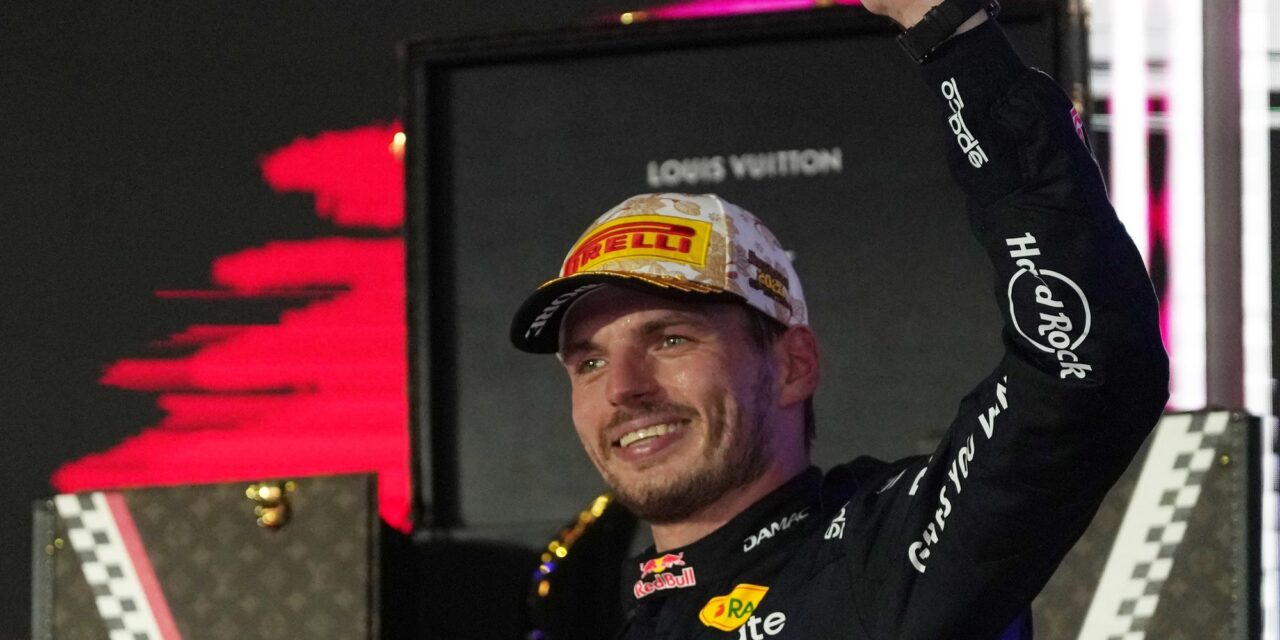 ¡Por fin! Verstappen consigue su primera victoria en Singapur y se acerca al título 🏆🇸🇬