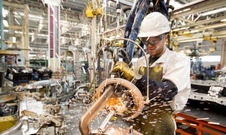 ¿Por qué la industria argentina está en caída libre? La comparación con el mundo y qué pasa en realidad 🚧📉